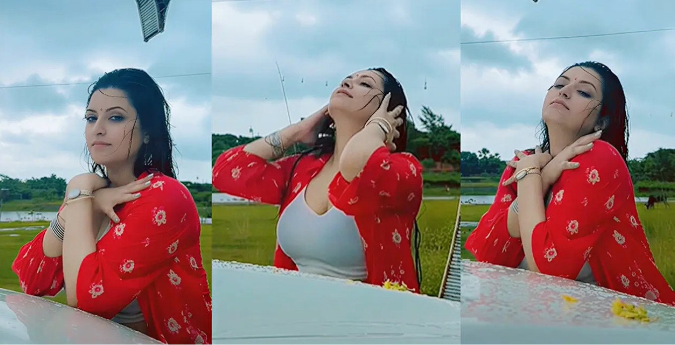 পরীমণির বৃষ্টি বিলাস