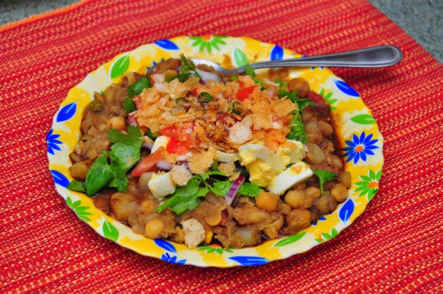 ফুটপাতের চটপটির  সাথে পেটে ঢুকছে মলমূত্রের ৭ কোটি জীবাণু!